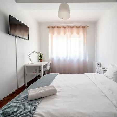 Apartamento Albano Belino, Ideal Para Familia E Grupos Braga