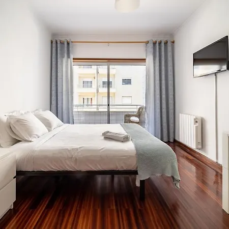 Apartamento Albano Belino, Ideal Para Familia E Grupos Braga