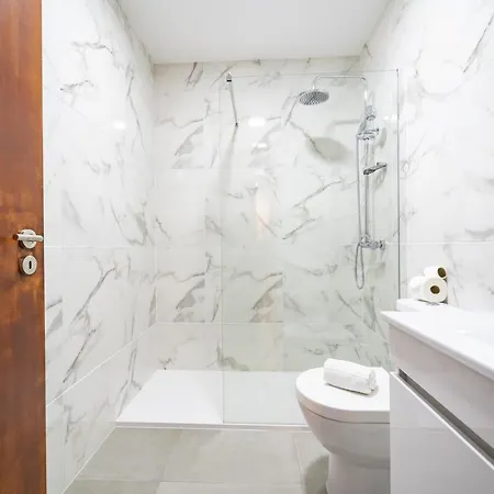 Apartamento Albano Belino, Ideal Para Familia E Grupos Braga