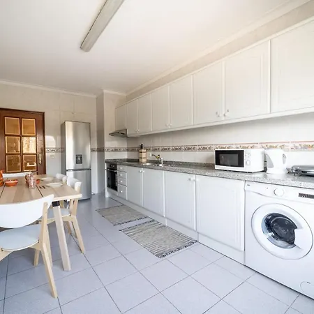 Apartamento Albano Belino, Ideal Para Familia E Grupos